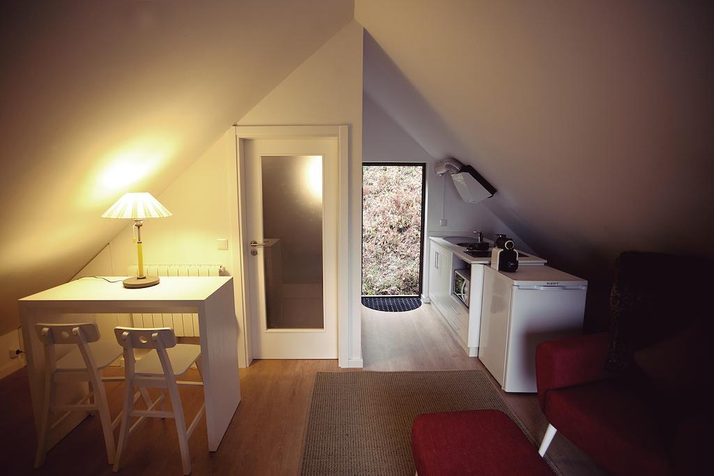 Vila Brown House Geres Pokoj fotografie