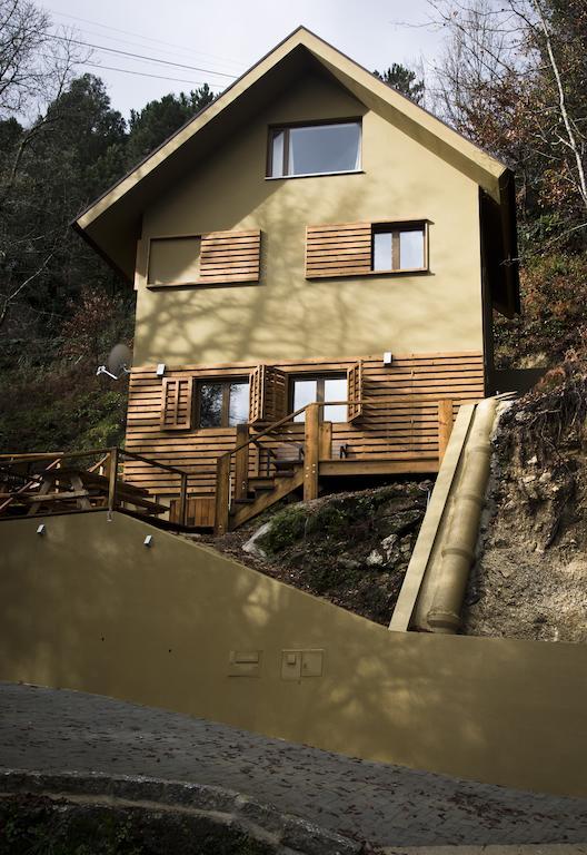 Vila Brown House Geres Exteriér fotografie