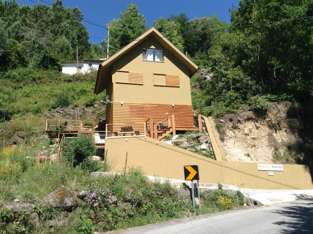 Vila Brown House Geres Exteriér fotografie