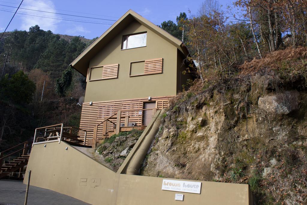 Vila Brown House Geres Exteriér fotografie