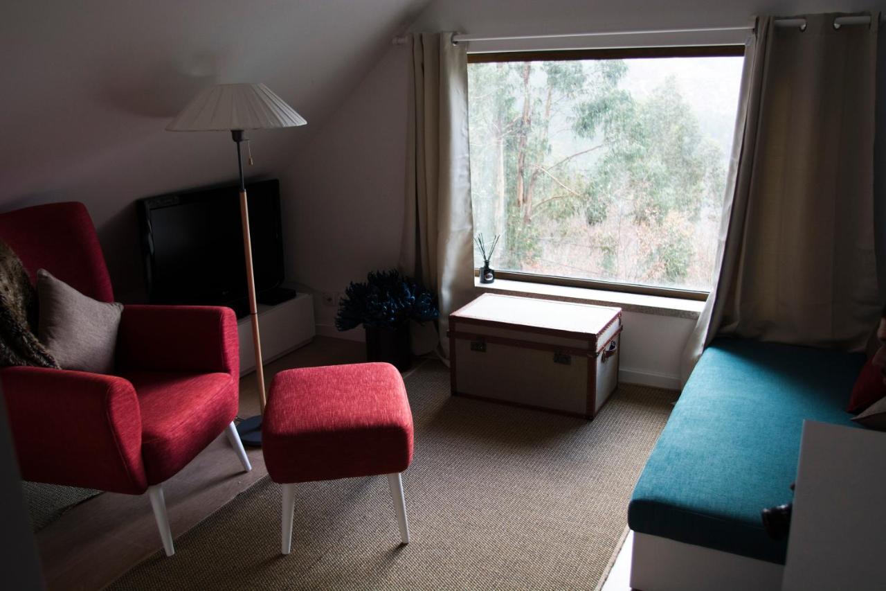Vila Brown House Geres Pokoj fotografie